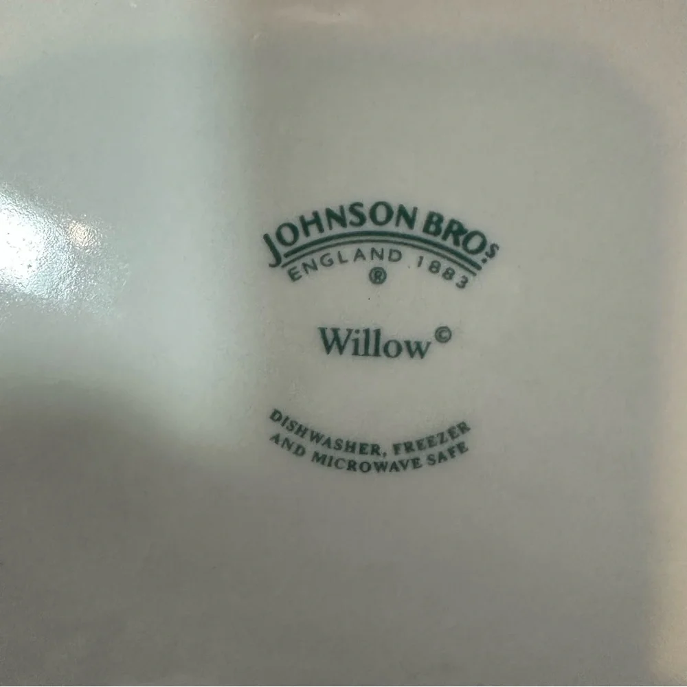 Johnson Bros Willow “Blue Willow” Dinner Plate 10 7/8”